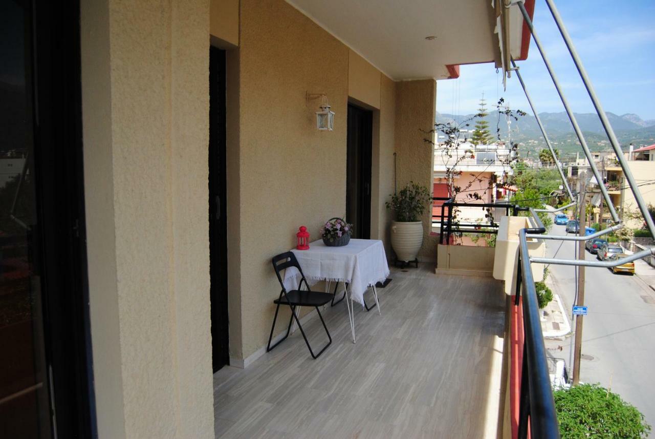 Apartment By The Beach Kalamata Exterior foto