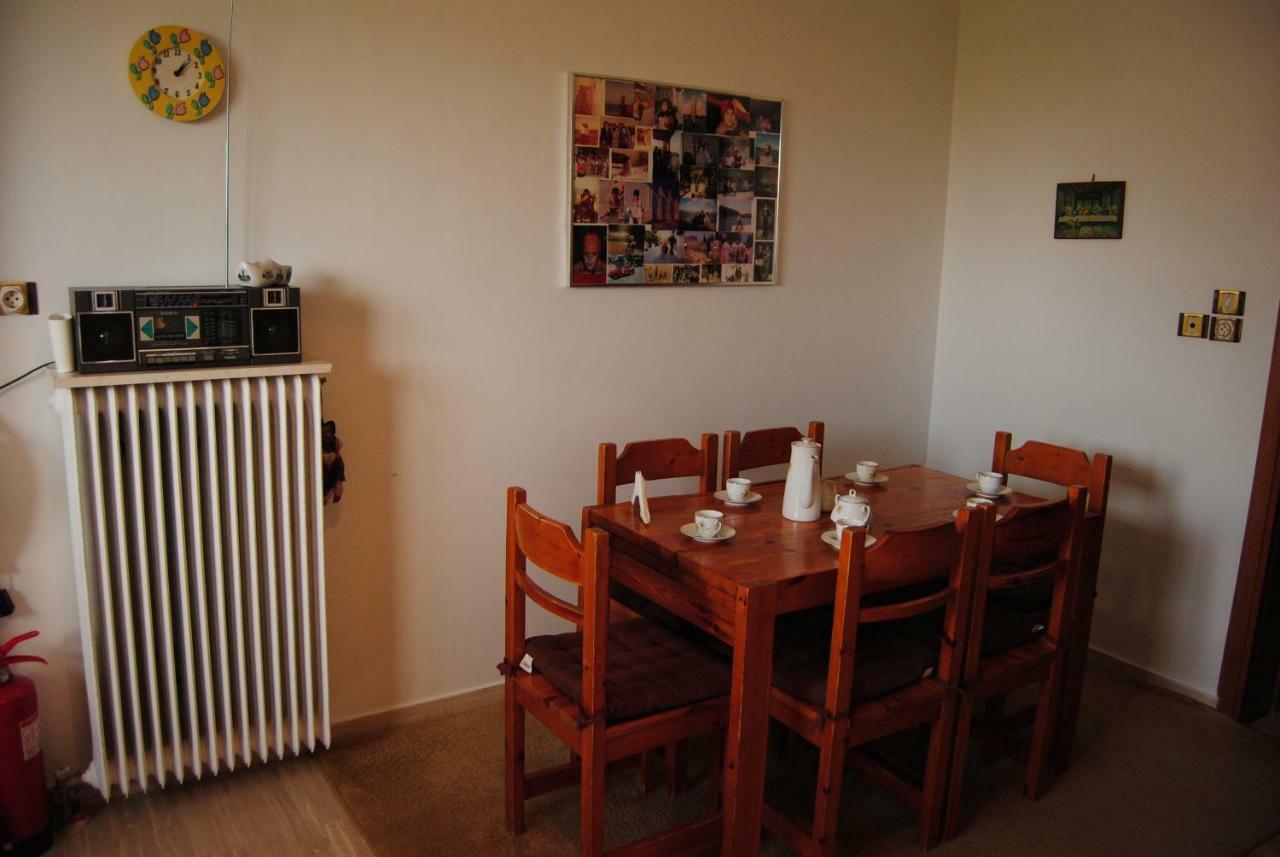 Apartment By The Beach Kalamata Exterior foto