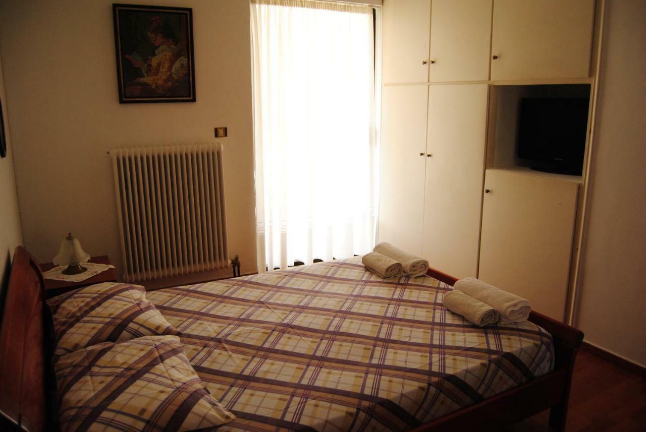 Apartment By The Beach Kalamata Exterior foto