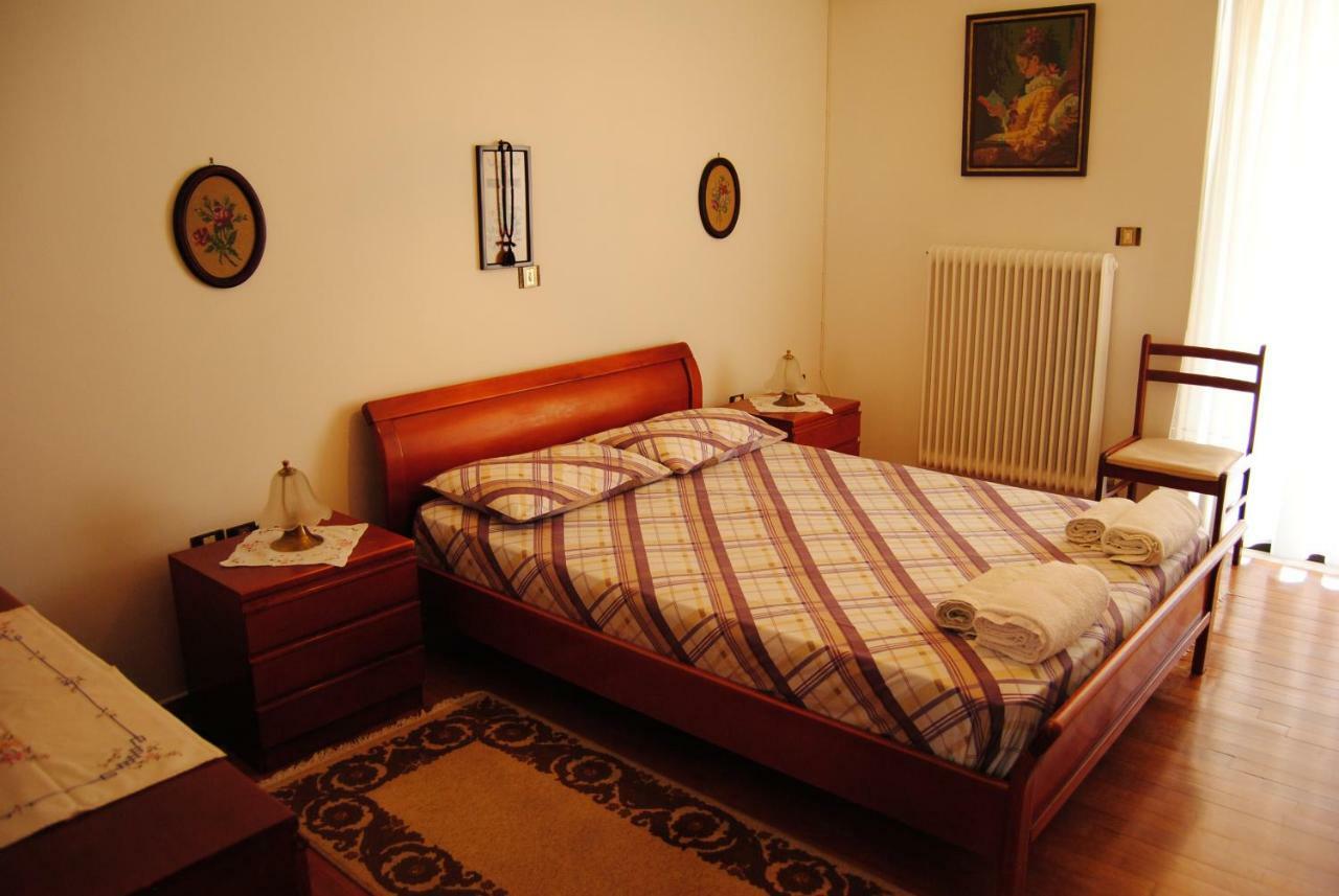 Apartment By The Beach Kalamata Exterior foto